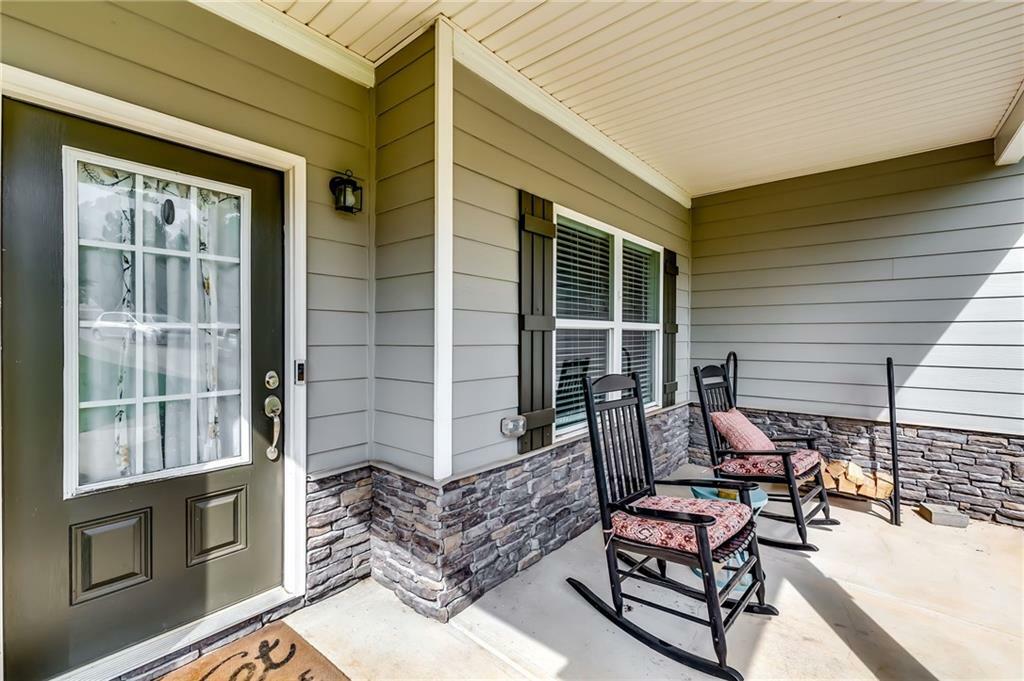 Property Photo:  1412 Chapman Circle  GA 30656 