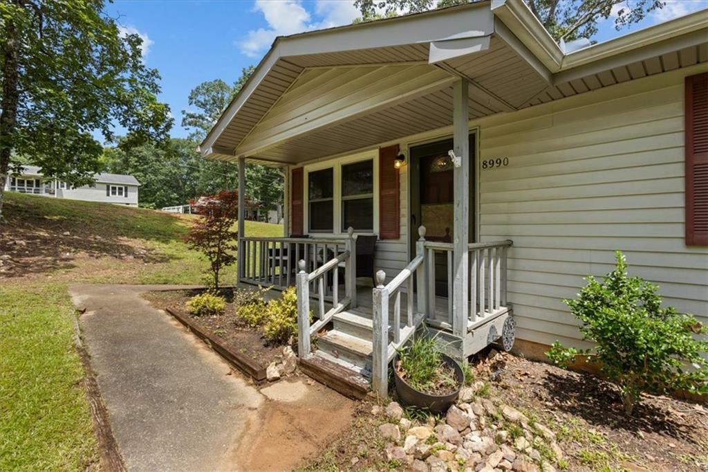 Property Photo: 8990 Tweeddale Drive GA 30187