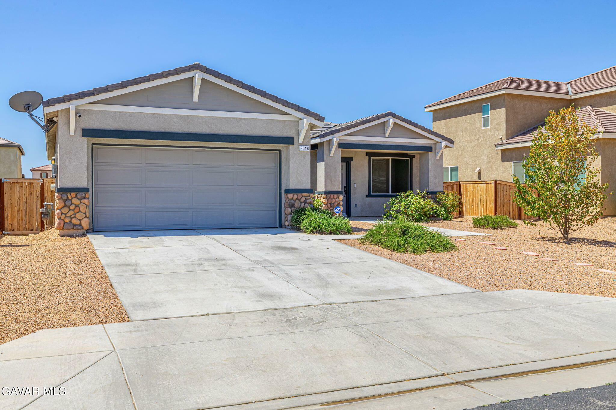 Property Photo: 3016 Via Bella Rosa Avenue CA 93560
