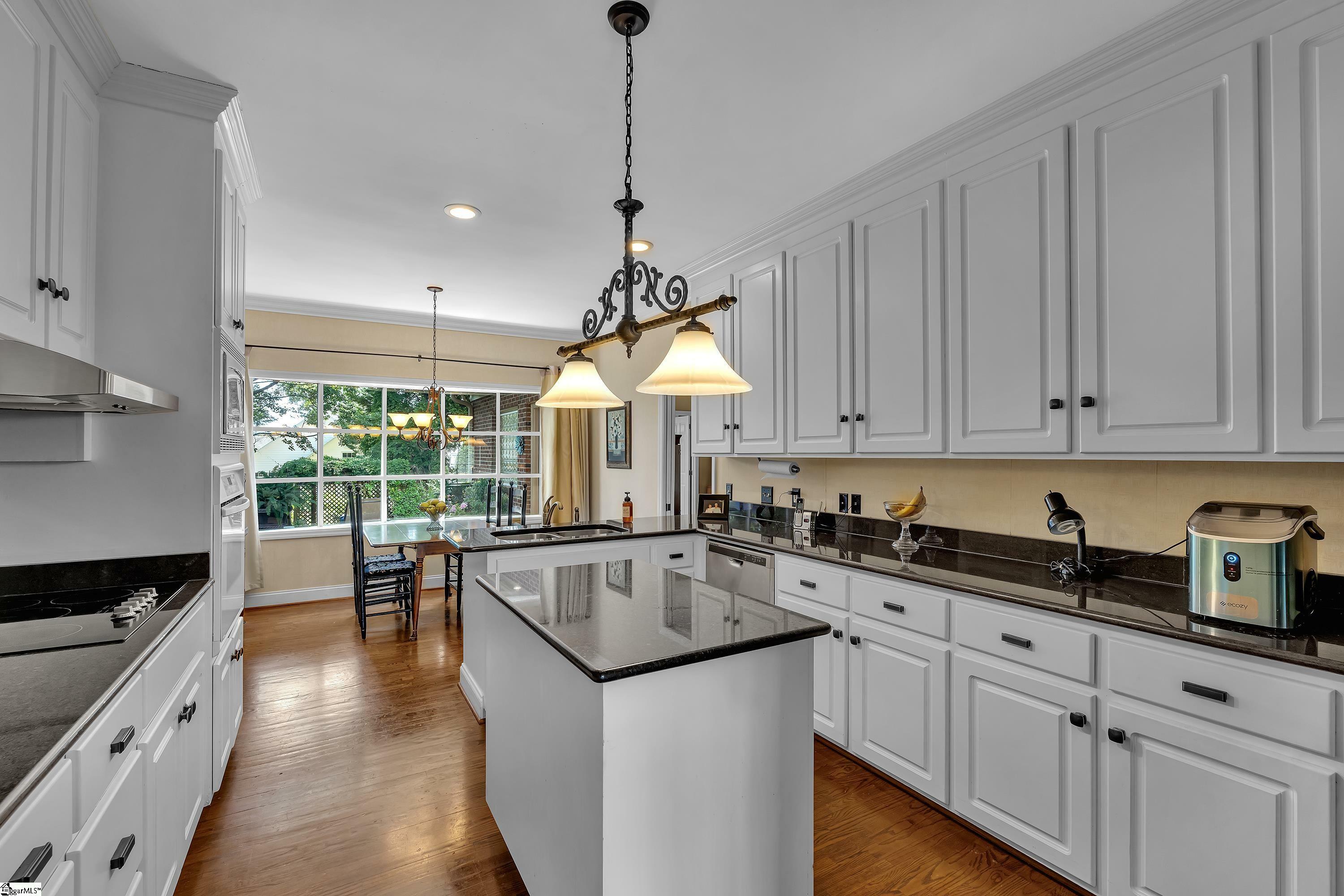 Property Photo: 105 N Bennington Drive SC 29307