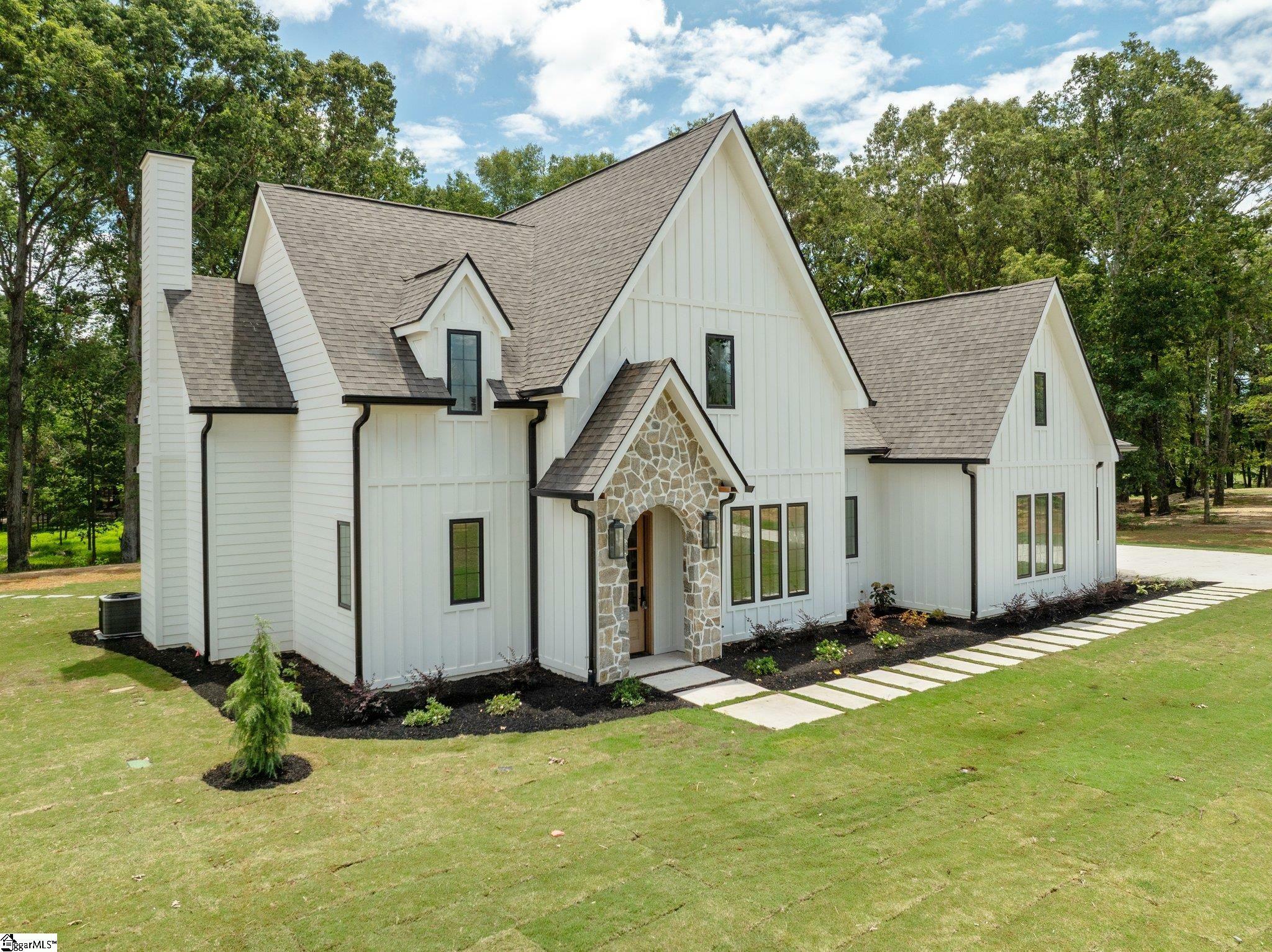 Property Photo: 748 Garrison Road SC 29669