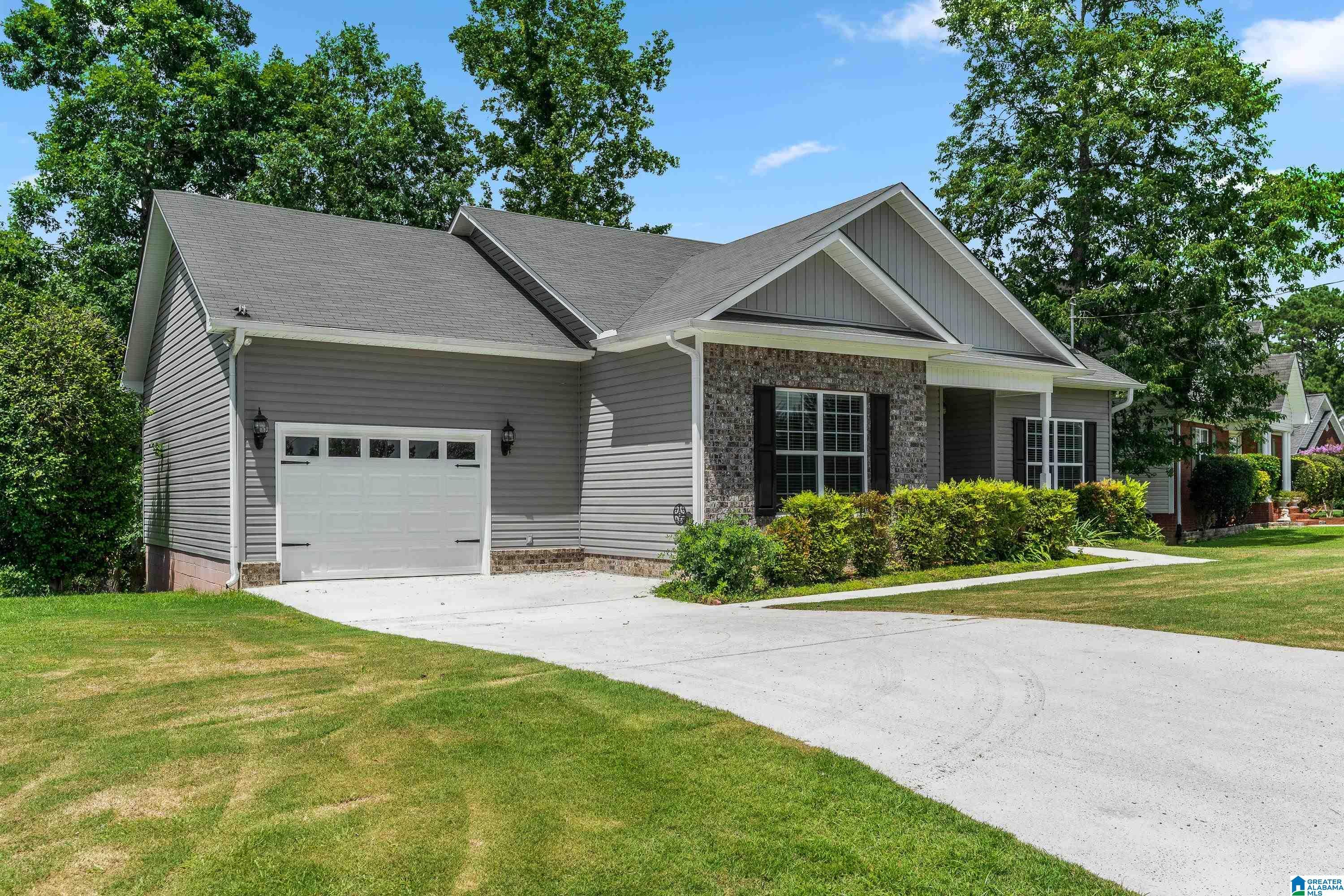 Property Photo: 1594 Overlook Point AL 35180