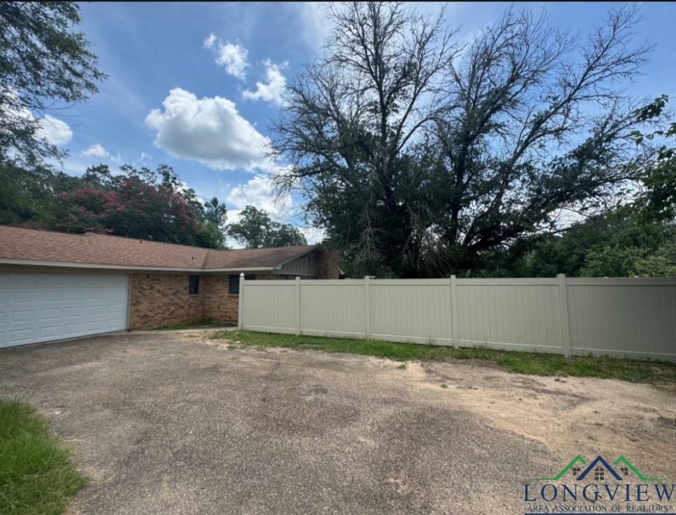 Property Photo: 231 Cr 1135 Oak Hollow Dr. TX 75638