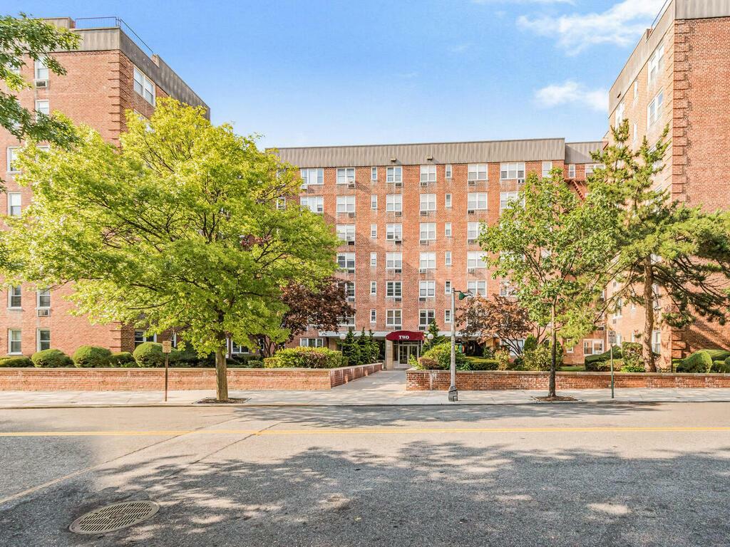 Property Photo: 2 Sadore Lane 5N NY 10710