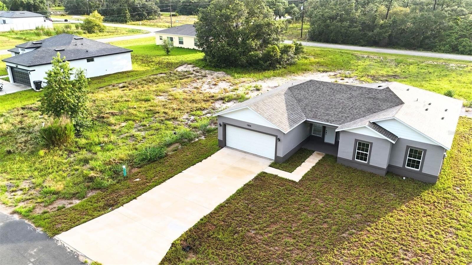 Property Photo: 1304 Hillsborough Court FL 34759
