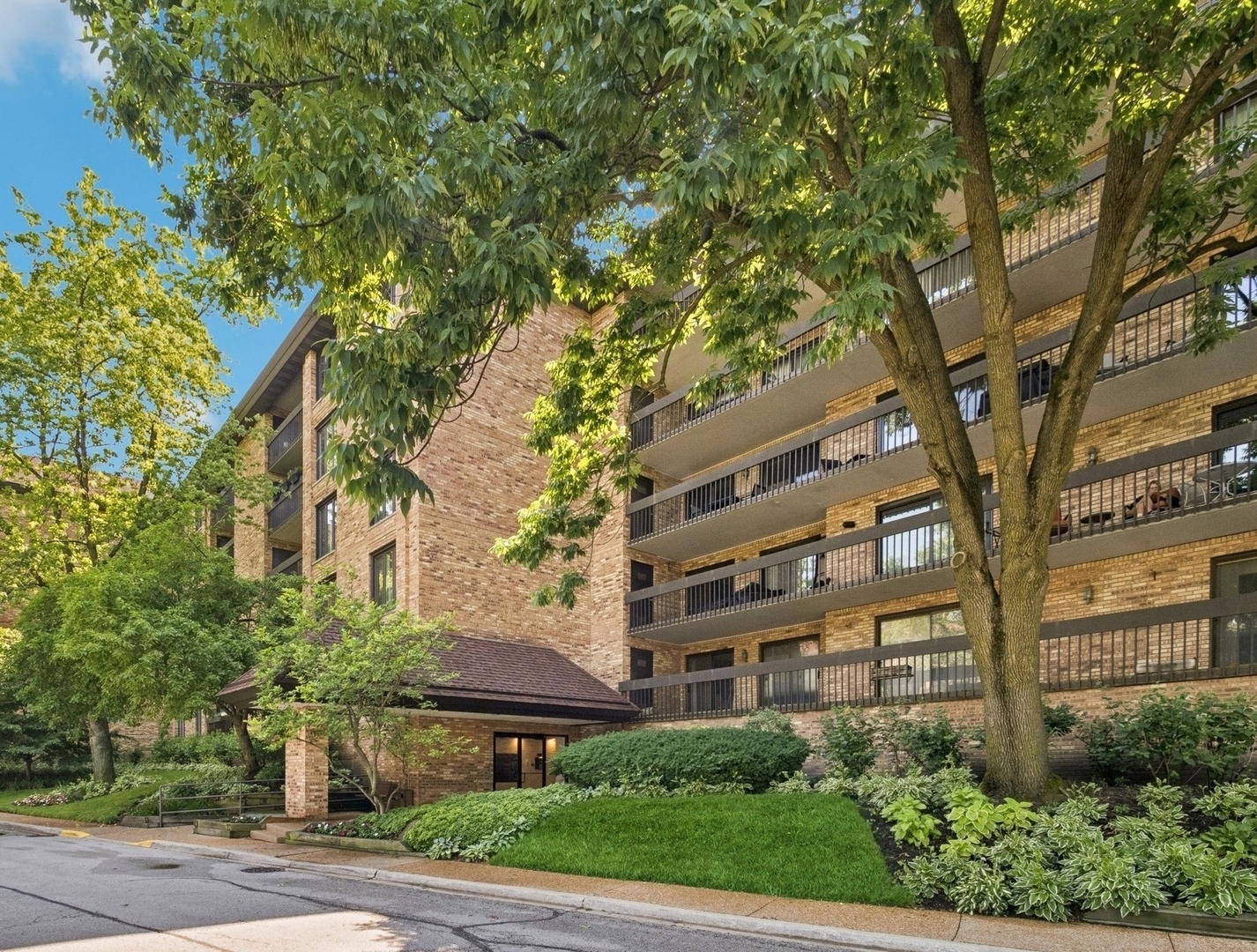 1671 Mission Hills Road 308  Northbrook IL 60062 photo