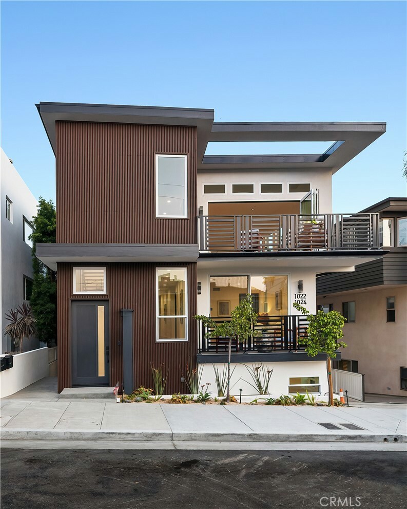 Property Photo: 1022 17th Street CA 90254