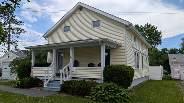 Property Photo:  173 Chamberlain Street  ME 04412 