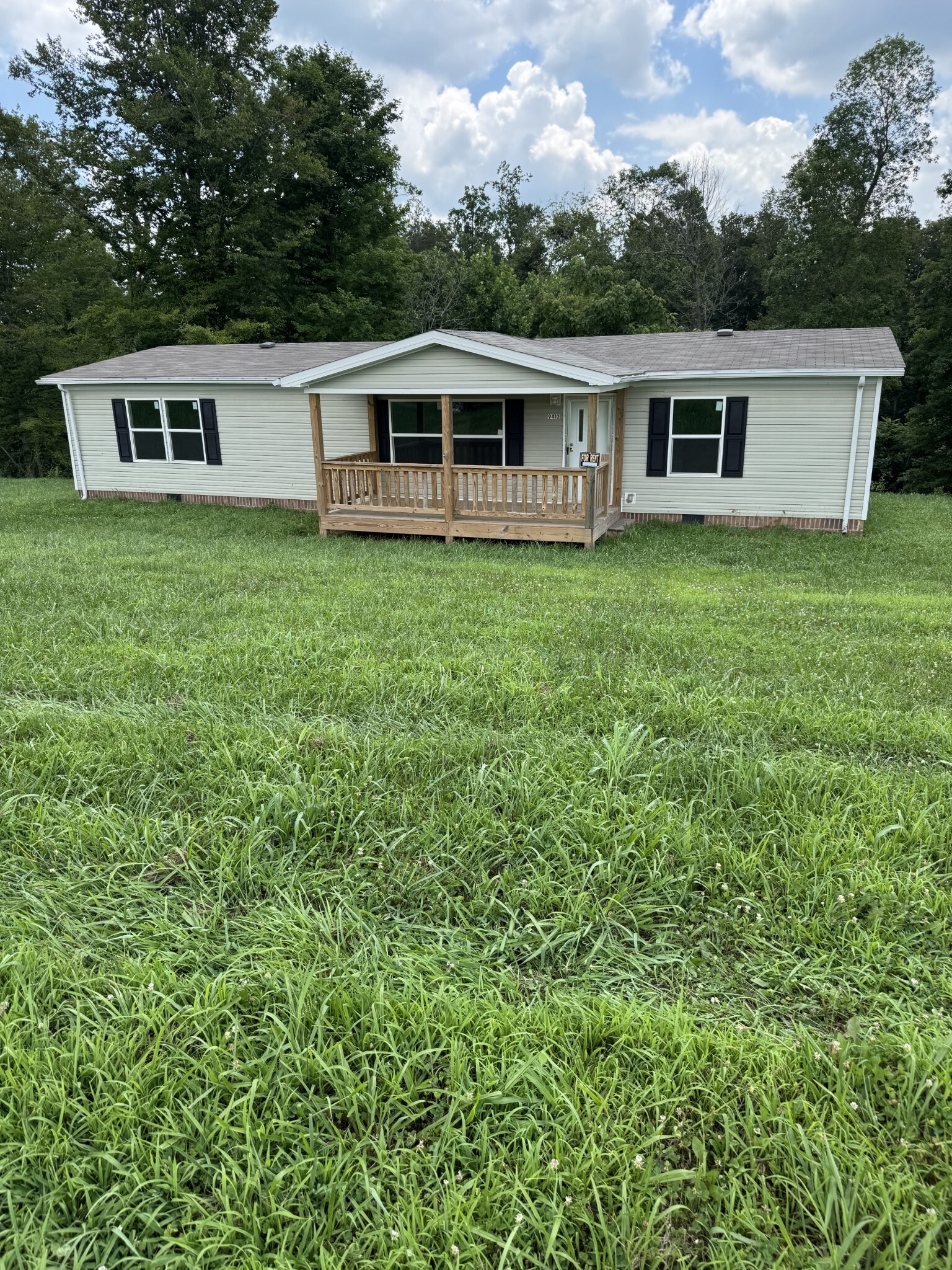 Property Photo: 9410 Sunrise Road TN 37150