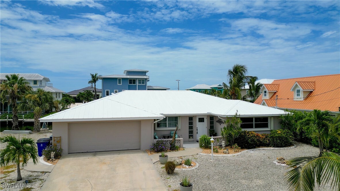 Property Photo: 2277 Sapodilla Lane FL 33956