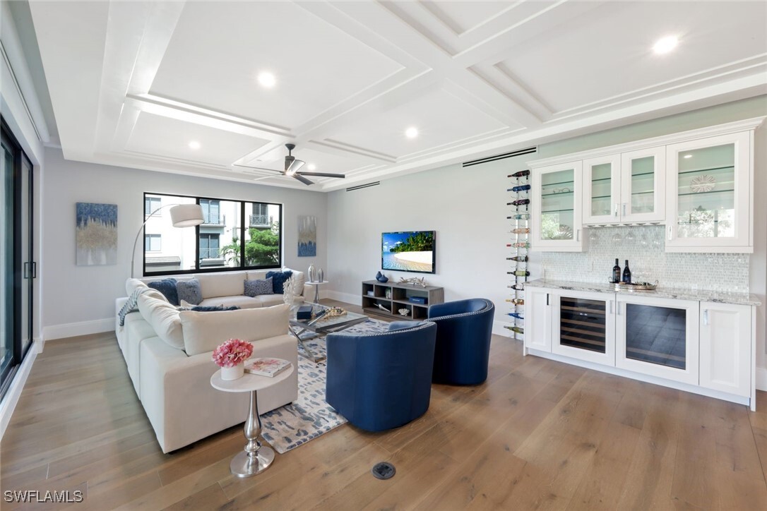 Property Photo: 1130 3rd Avenue S 207 FL 34102