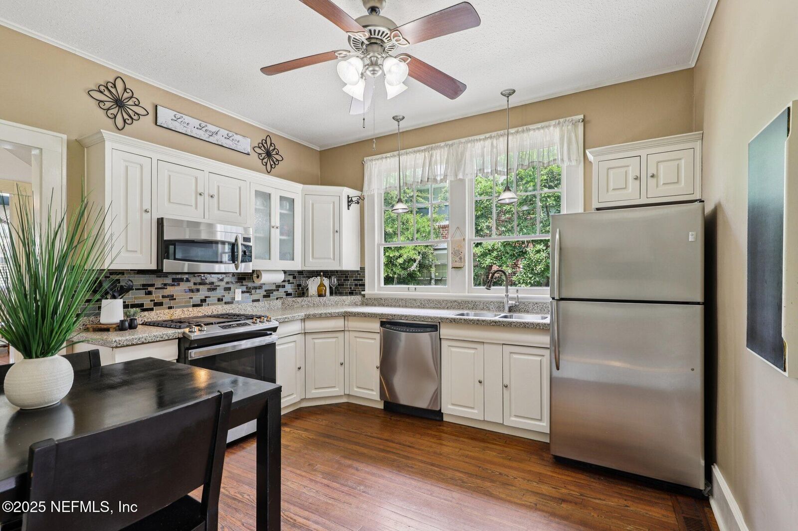 Property Photo: 1475 Belvedere Avenue FL 32205