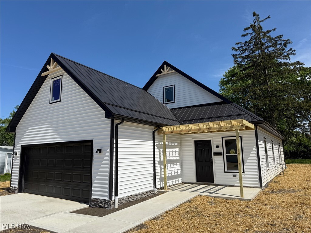Property Photo: 5615 South Boulevard OH 44137