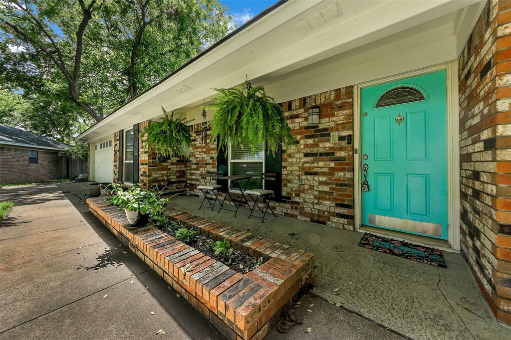 Property Photo: 1908 Park Grove Court TX 76015