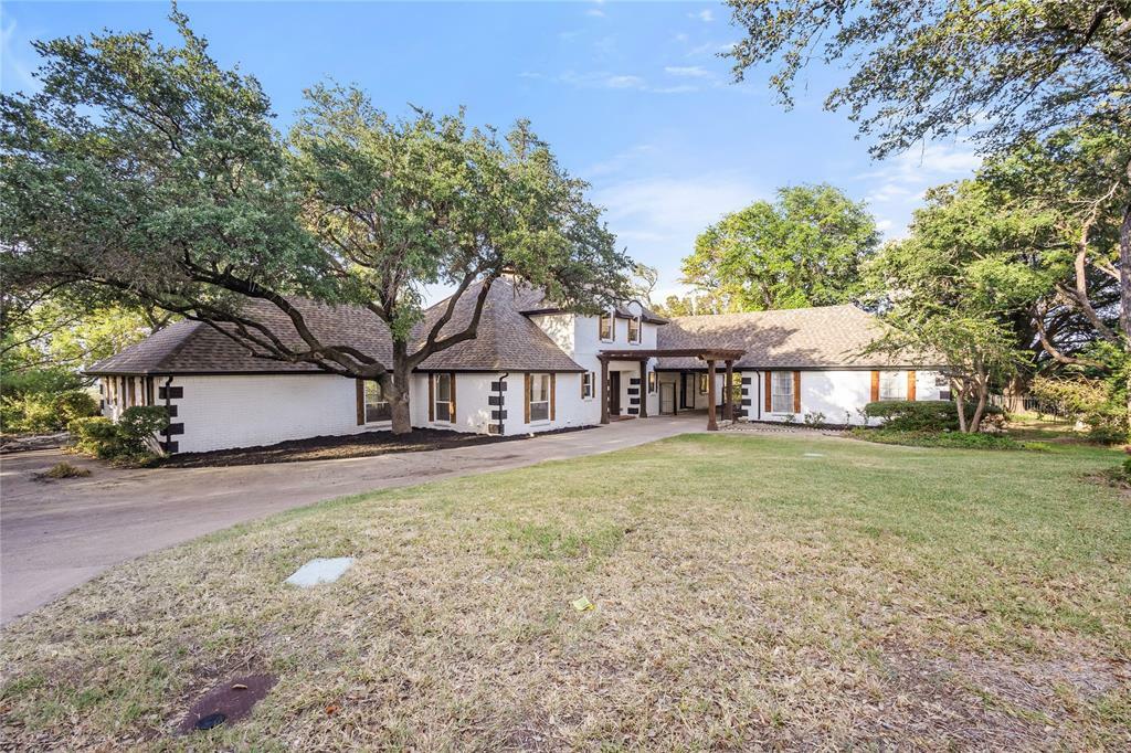 Property Photo:  200 Green River Trail  TX 76103 