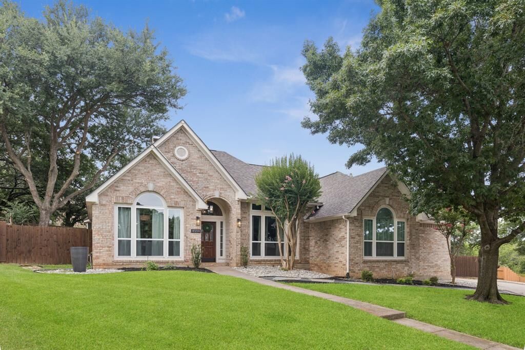 Property Photo:  8559 Twisted Oaks Court  TX 76182 