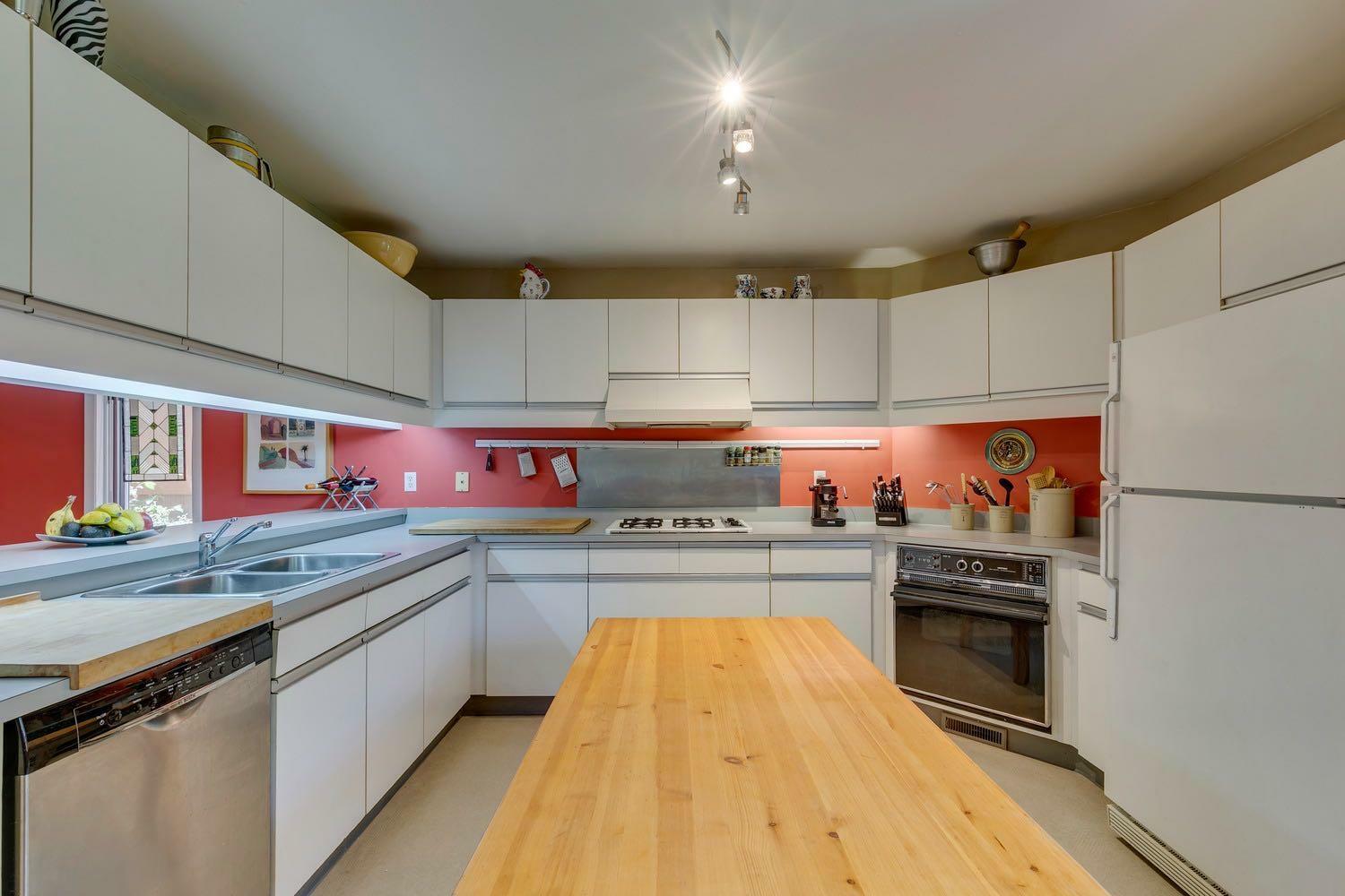 Photo de la propriété: 2022 28 Avenue SW AB T2T 1K3
