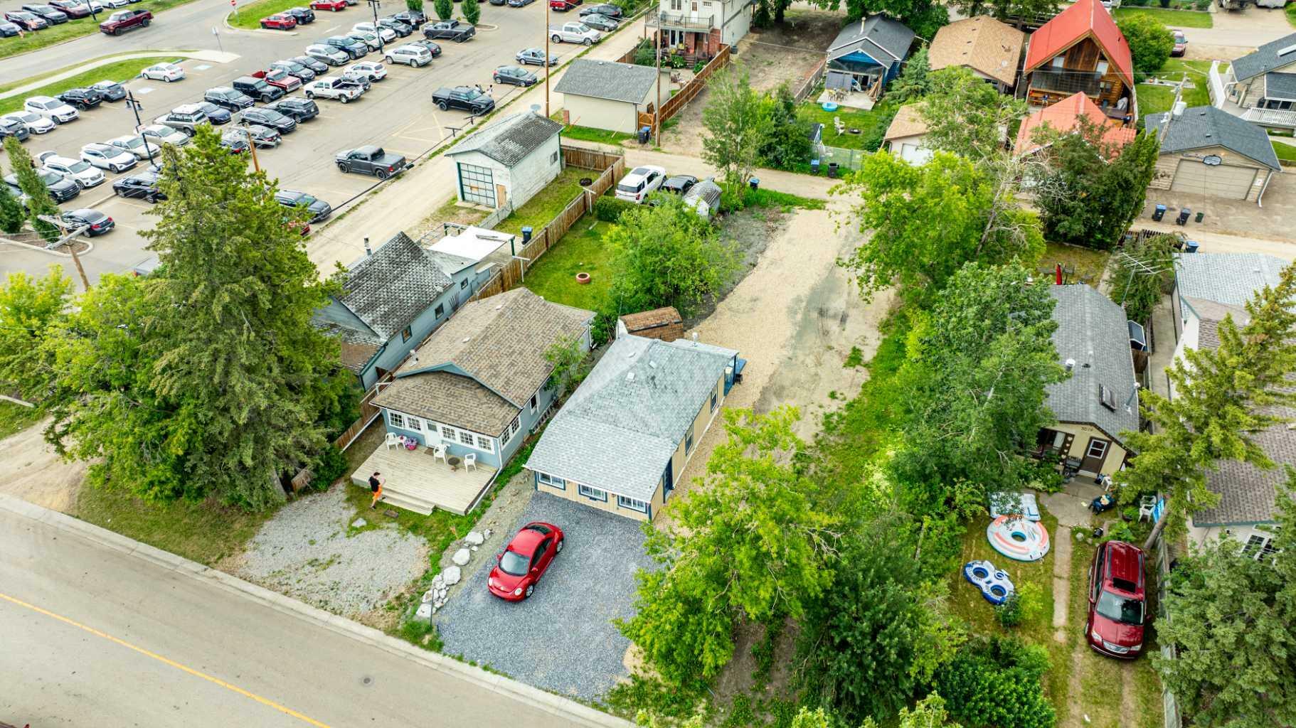 Property Photo: 5023 44 Street AB T4S 1C6