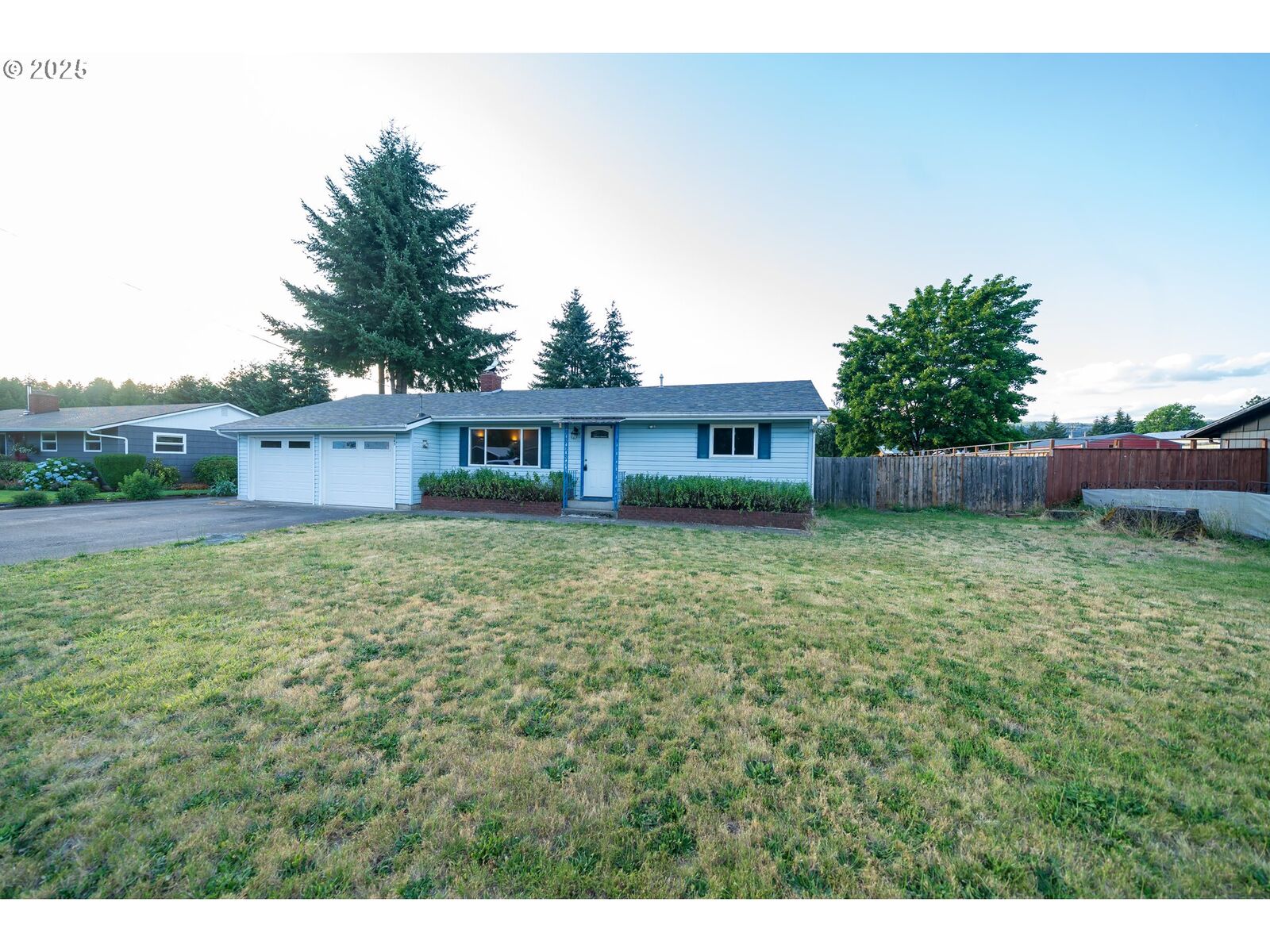 Property Photo:  345 Cedar St  OR 97358 