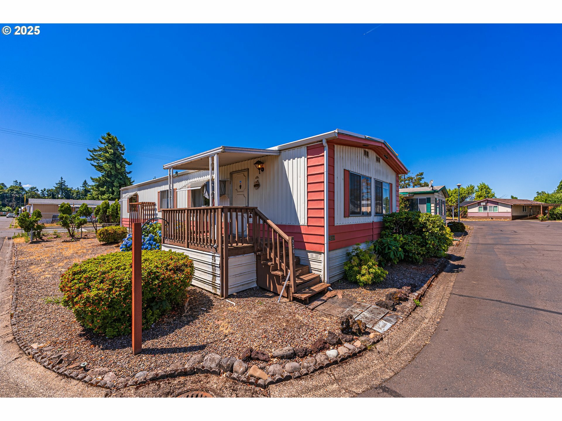 Property Photo: 5335 Main St 236 OR 97478