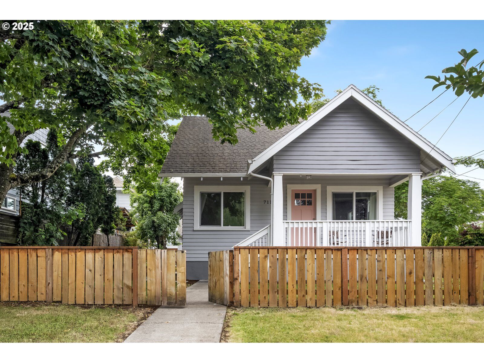 Property Photo: 7117 N Fiske Ave OR 97203