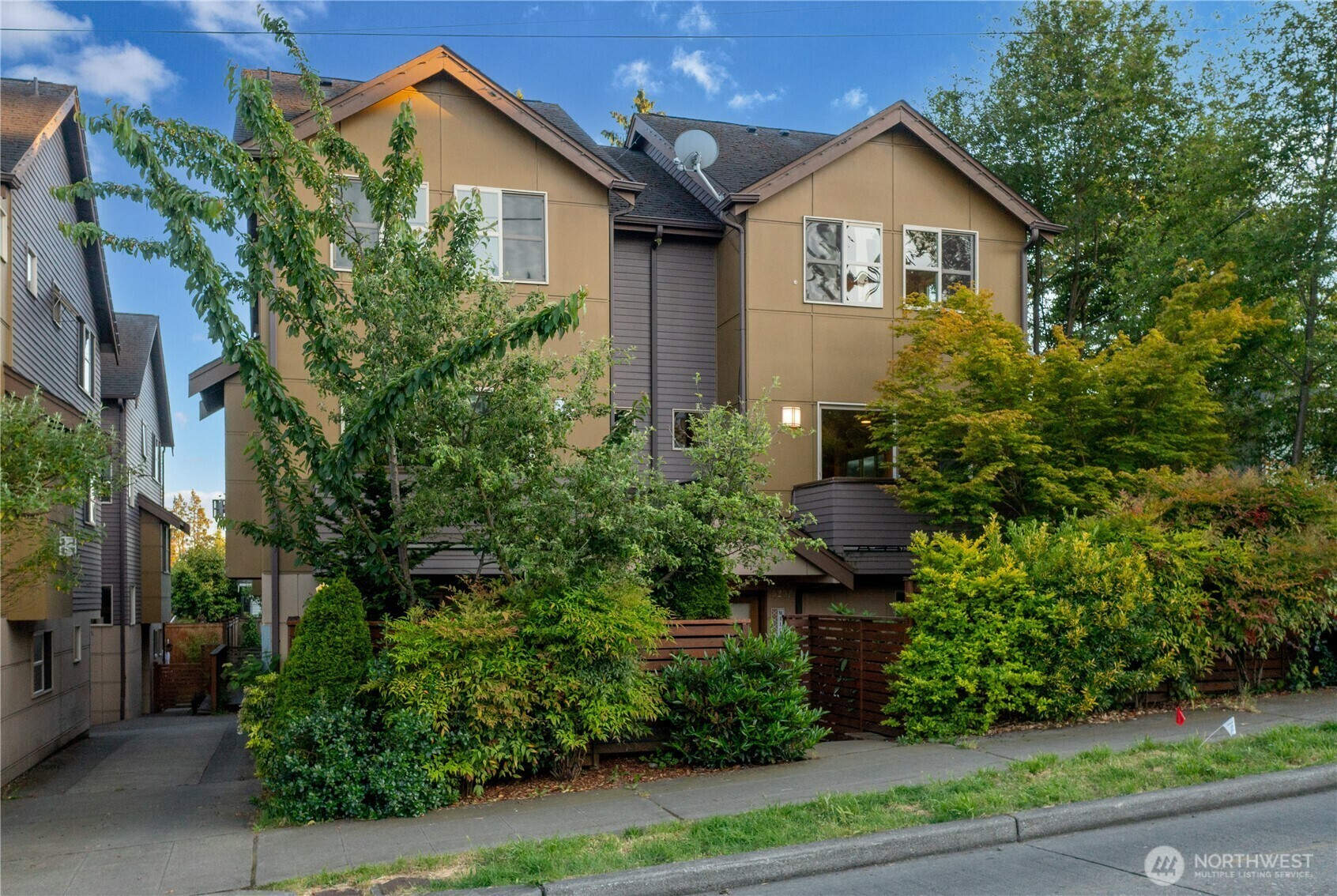 923 N 85th Street A  Seattle WA 98103 photo