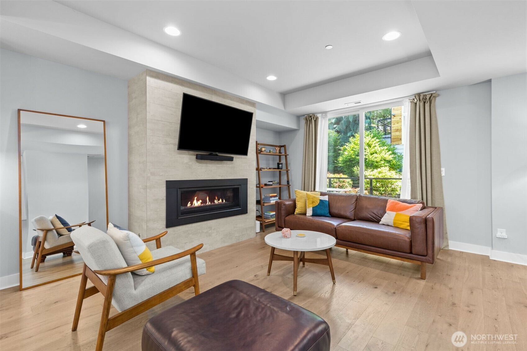 Property Photo: 4040 129th Court SE 18 WA 98006