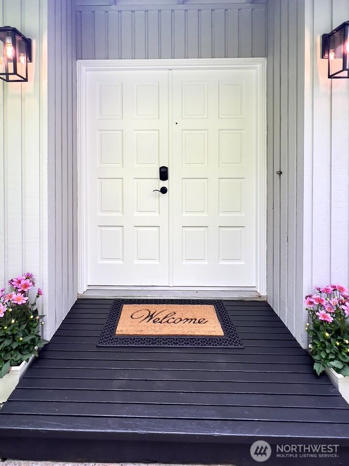 Property Photo:  2326  209th Place NE  WA 98074 