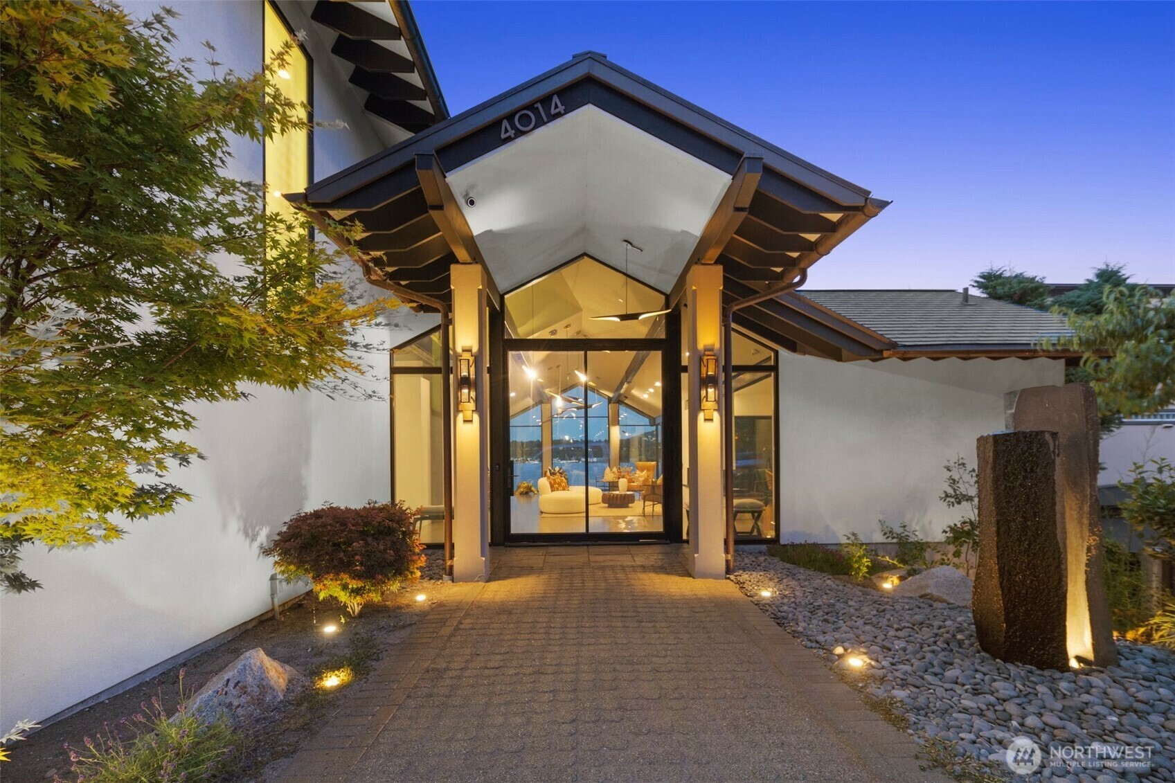 Property Photo: 4014 E Mercer Way WA 98040