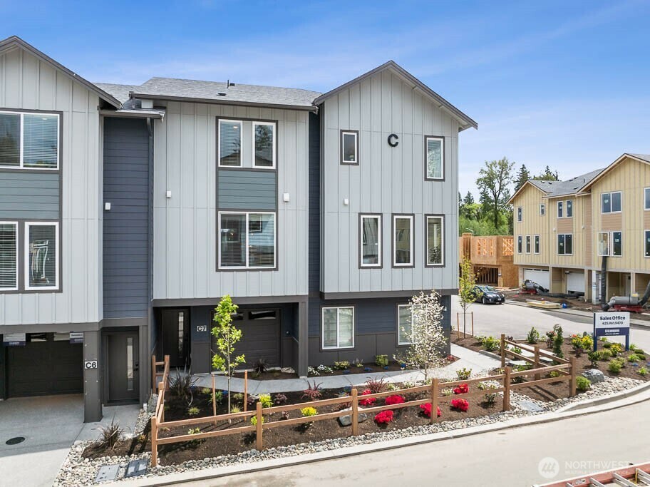 Property Photo: 14707 87th Avenue SE Ff3 WA 98296