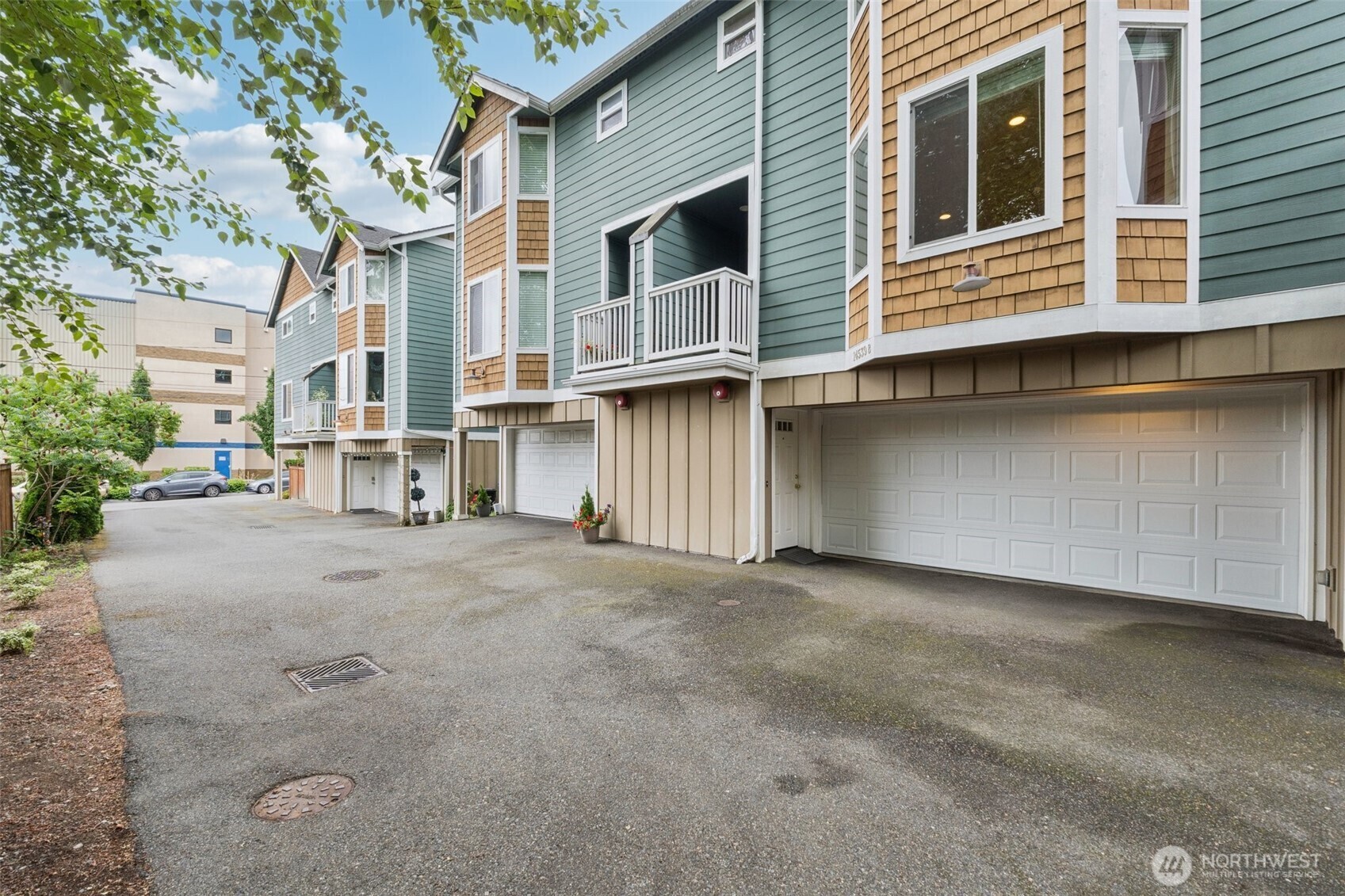 Property Photo: 14539 32 Avenue NE B WA 98155