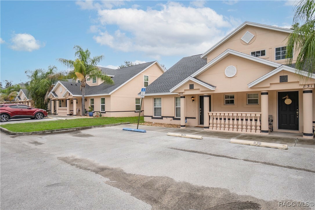 Property Photo: 835 N Rembrandt Way 419 FL 34453