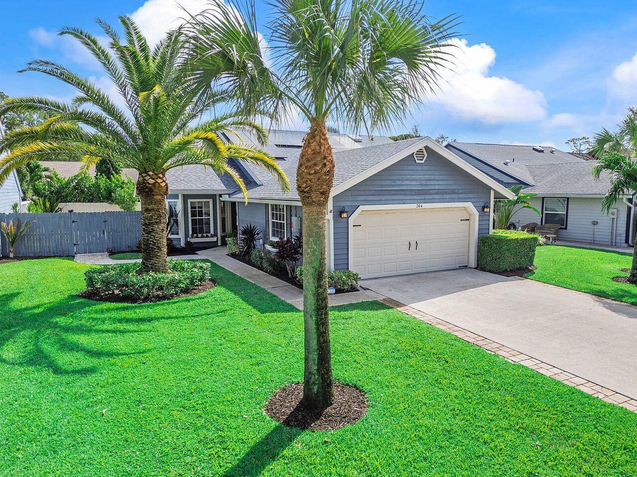Property Photo: 364 Park Forest Way FL 33414