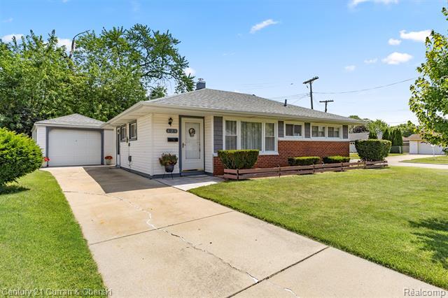 Property Photo: 420 Lytle Place MI 48135