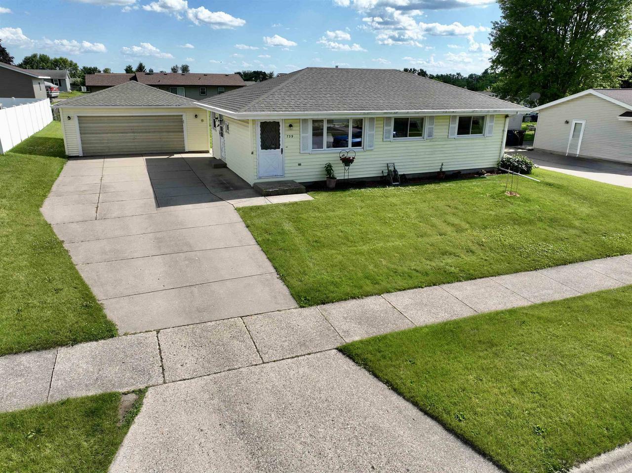 Property Photo: 739 Roosevelt Avenue WI 53546
