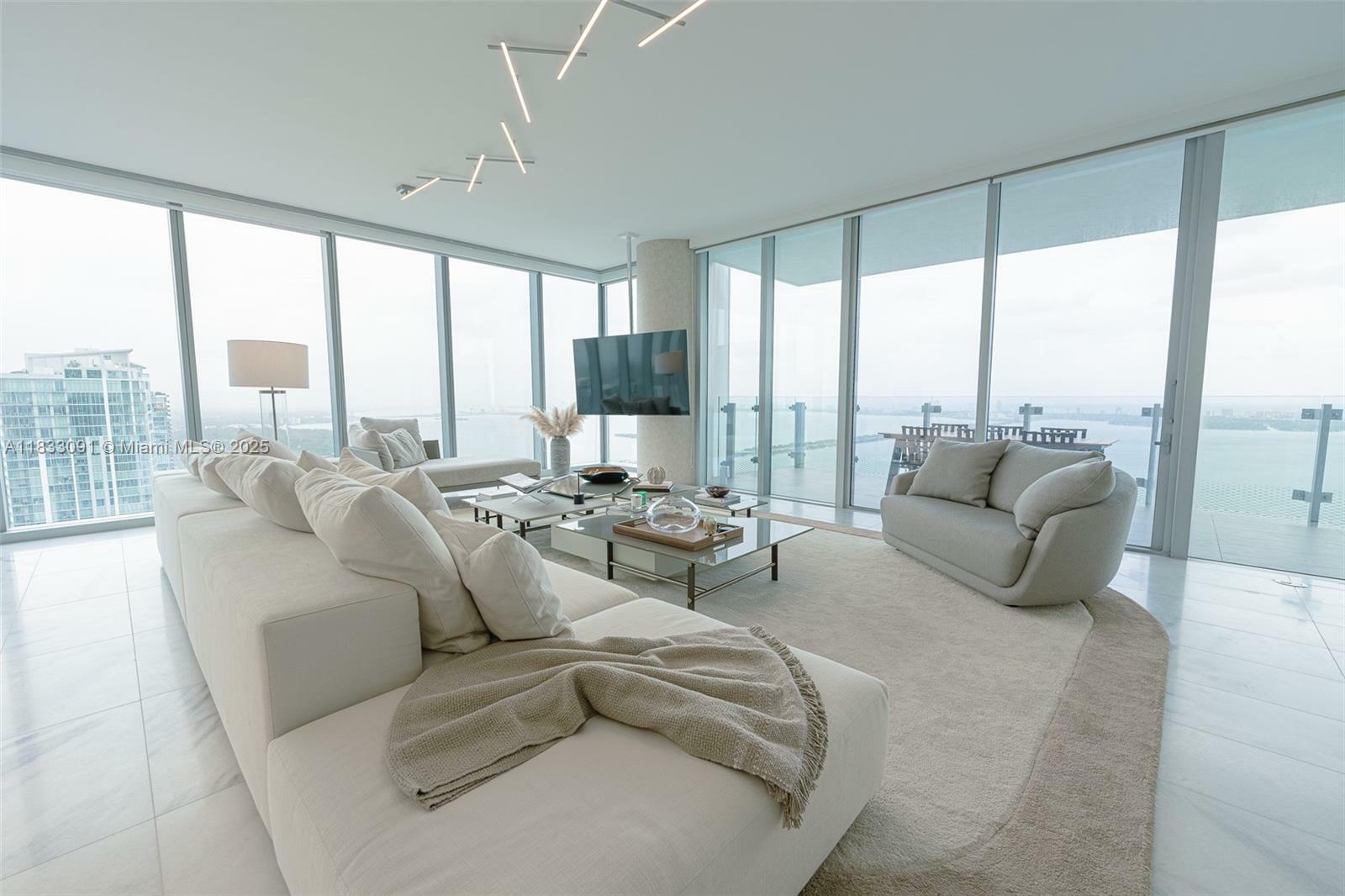 Property Photo:  700 NE 26th Ter 4901  FL 33137 