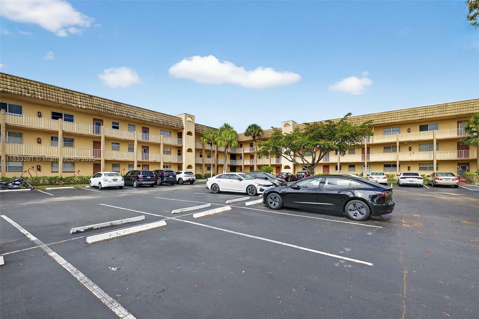 Property Photo: 8305 Sunrise Lakes Blvd 104 FL 33322