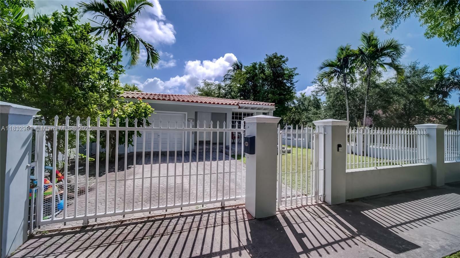 Property Photo: 1115 Madrid St FL 33134
