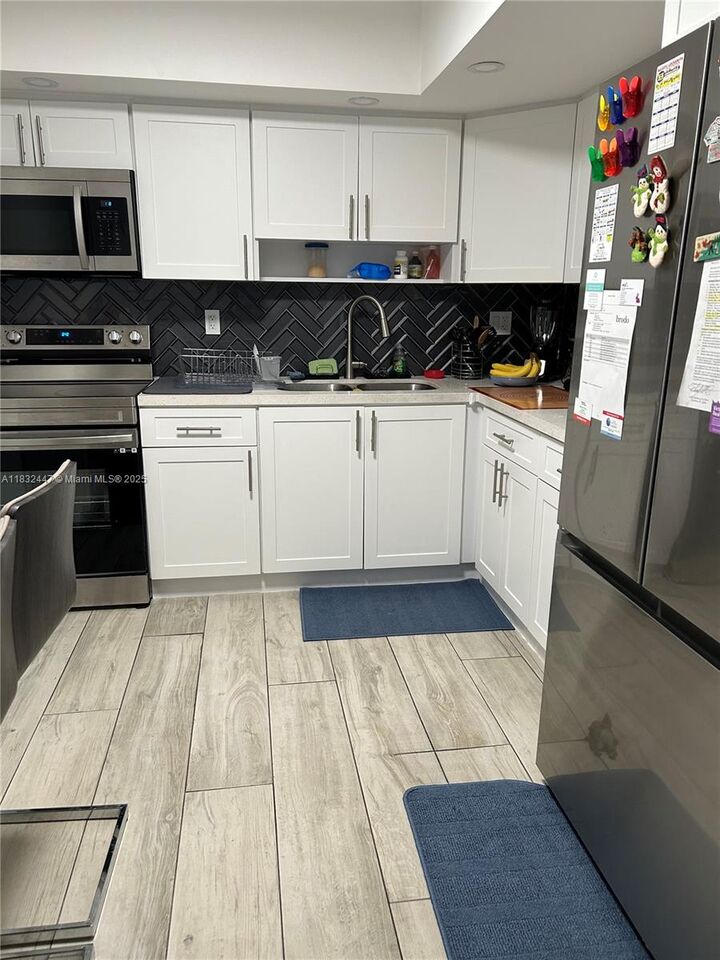 Property Photo: 600 Parkview Dr 204 FL 33009