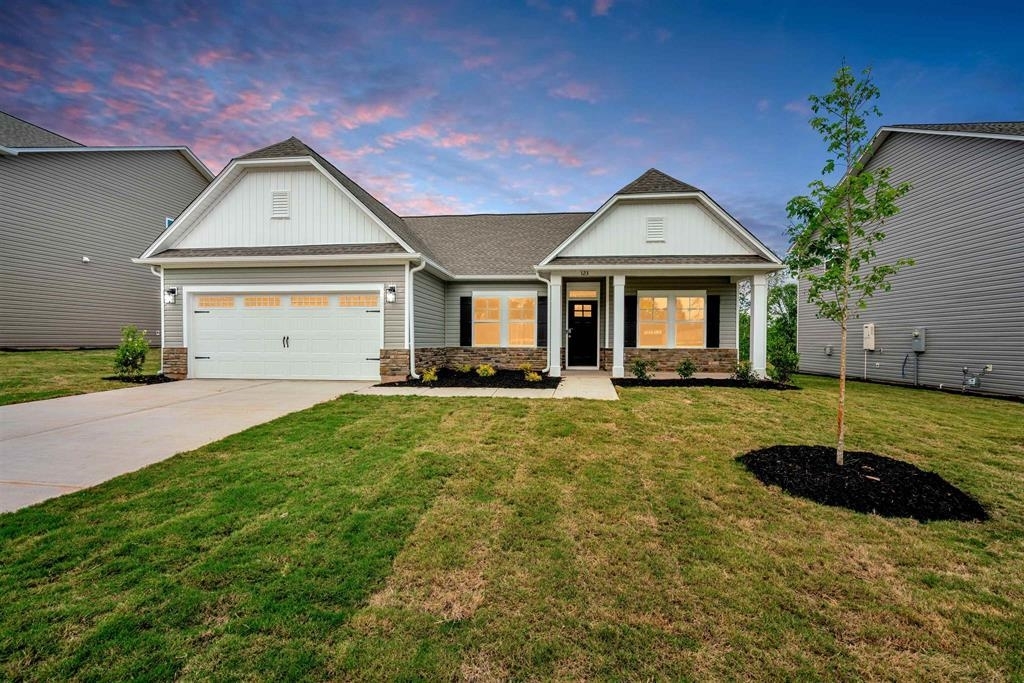 Property Photo: 123 Hunter Ridge Drive SC 29316