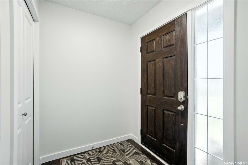 Property Photo: 410 Ledingham Way 303 SK S7V 0C4