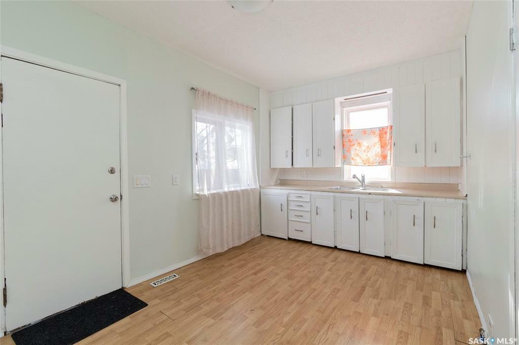 Property Photo: 224 F Avenue N SK S7L 1W1