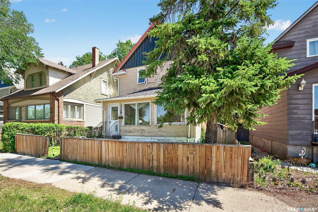Property Photo: 1127 5th Avenue NW SK S6H 1K7