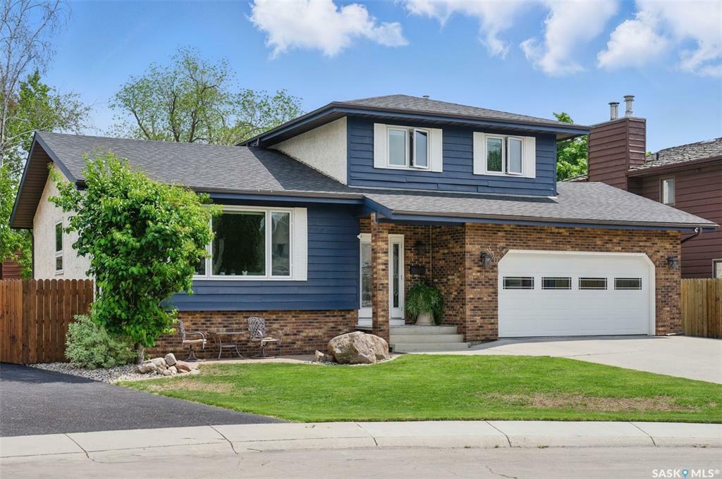 Property Photo: 330 Nokomis Place SK S7K 5E2