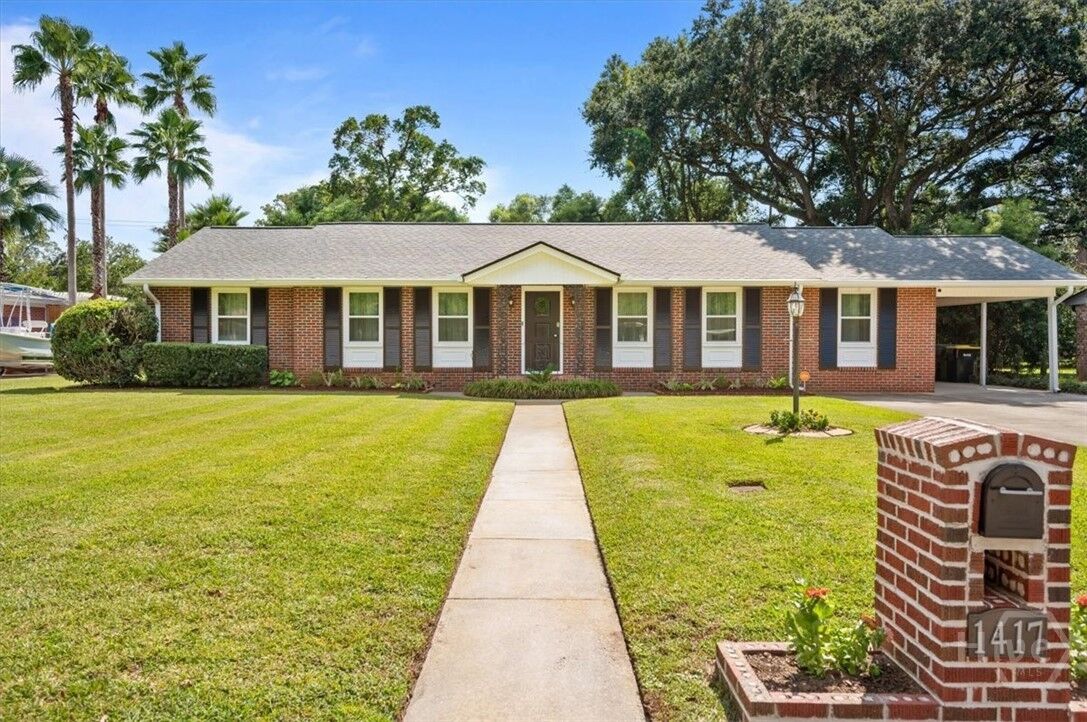 Property Photo:  1417 N Camden Circle  GA 31406 