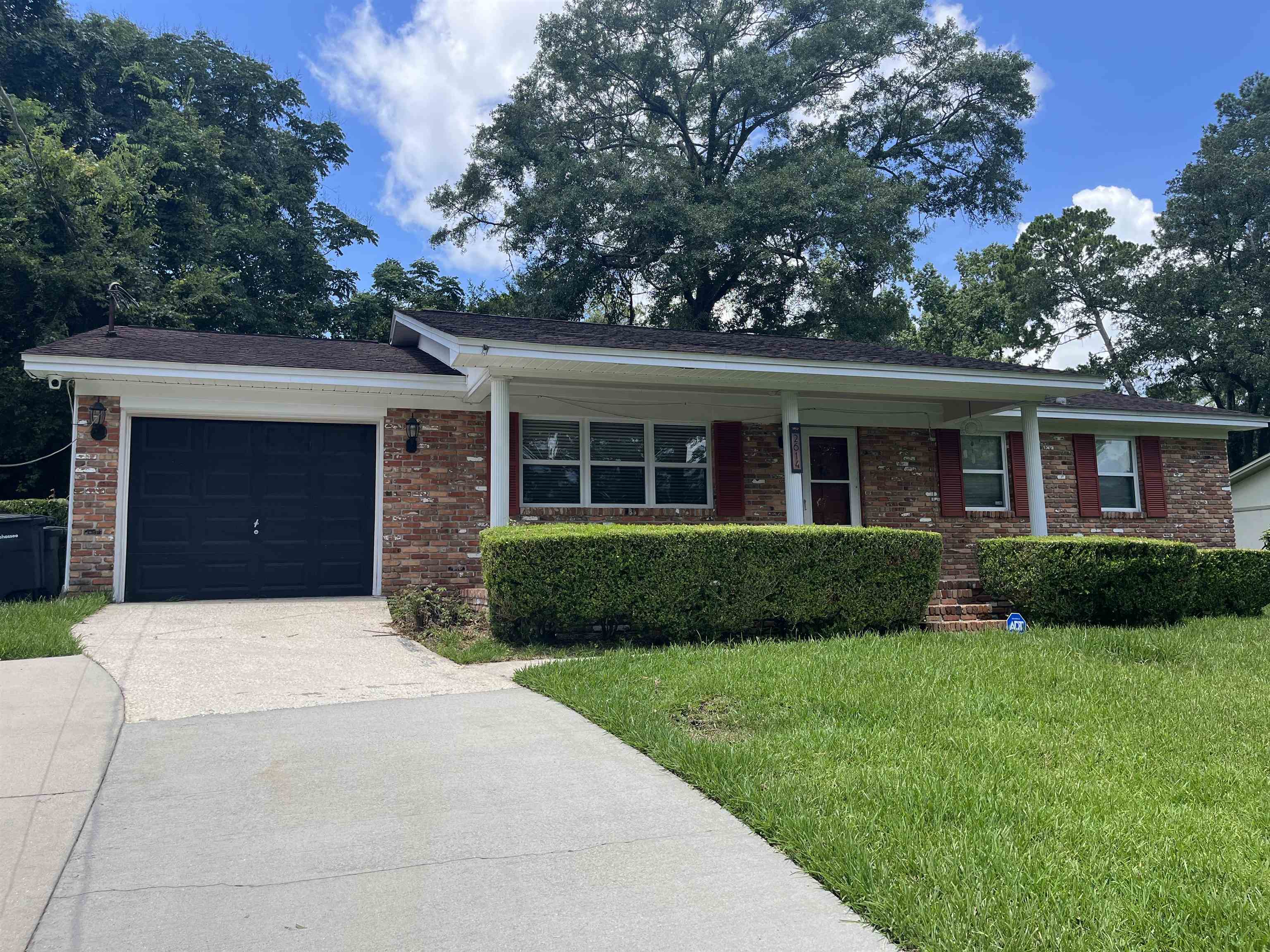 Property Photo: 2614 Mayfair Road FL 32303