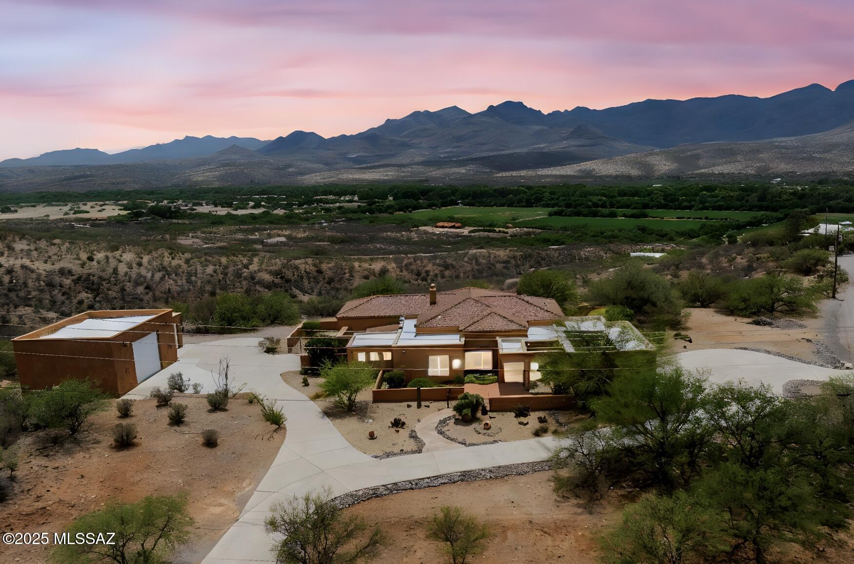 Property Photo: 38 Avenida De Las Naciones AZ 85648