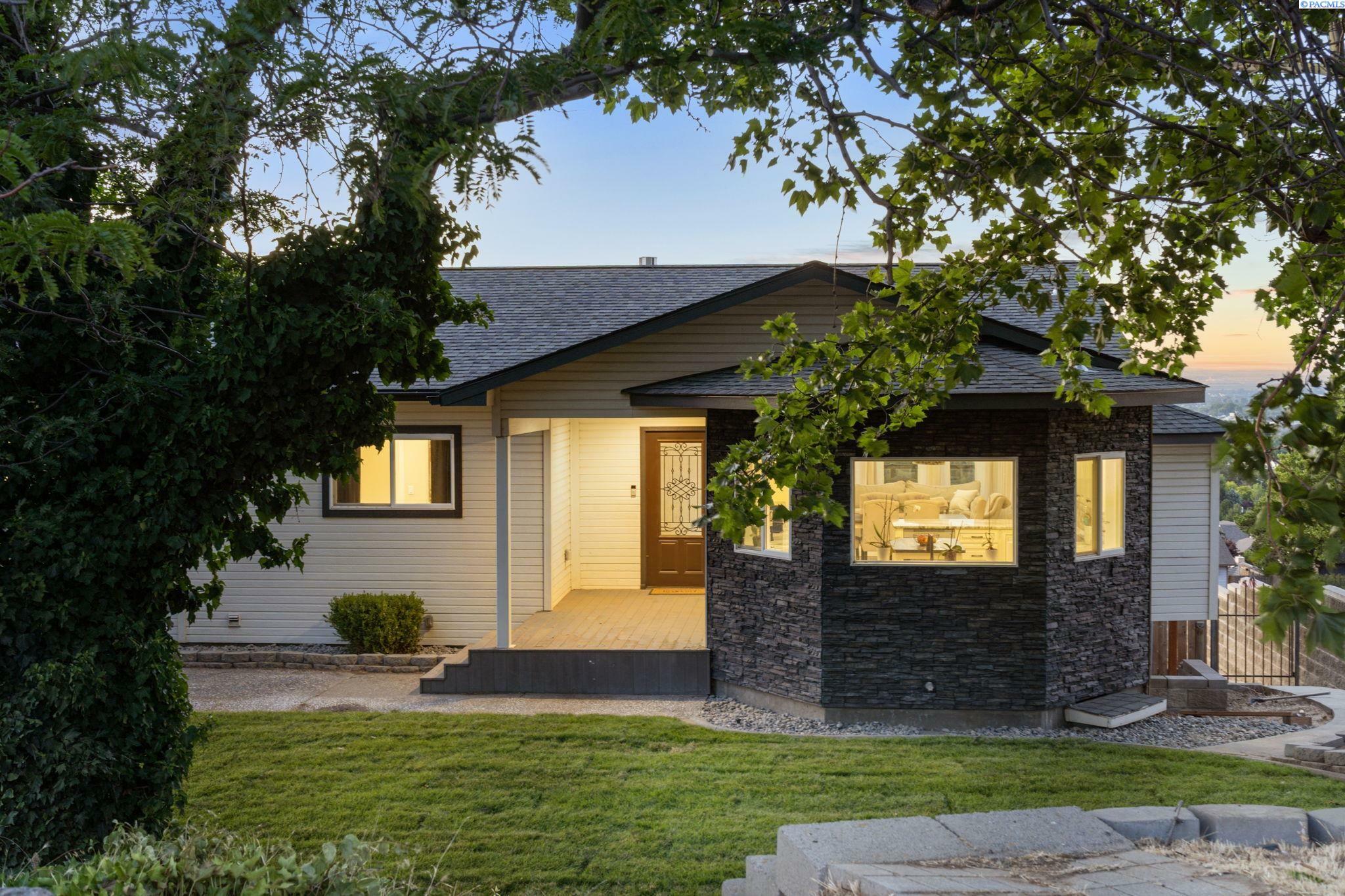 Property Photo: 4605 S Ledbetter Street WA 99337