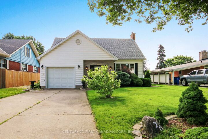 Property Photo: 26 Grand Avenue ON N8A 4J9