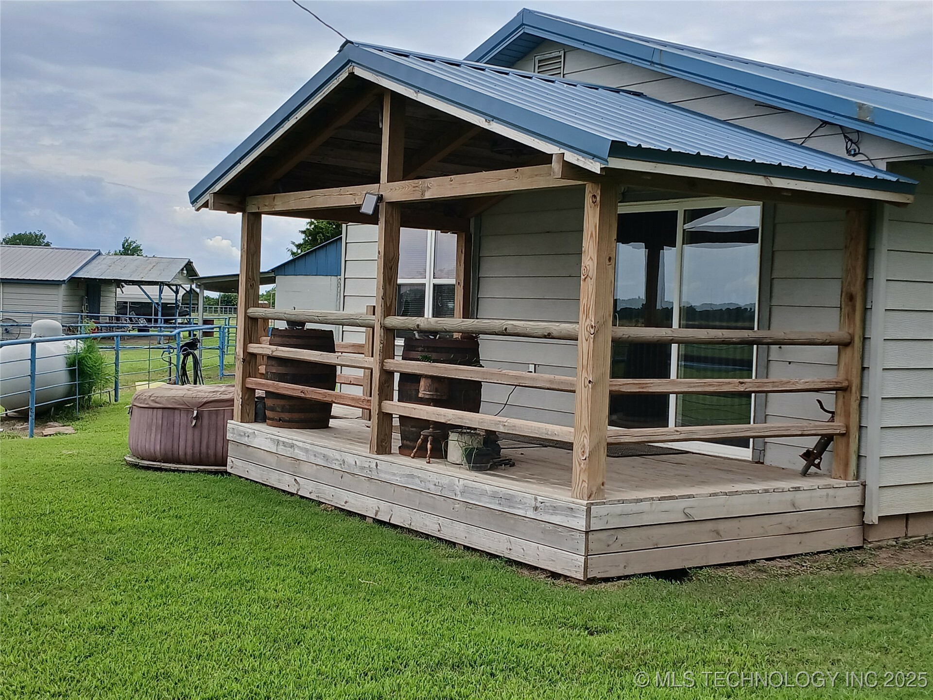 Property Photo: 419934 E 1100 OK 74426